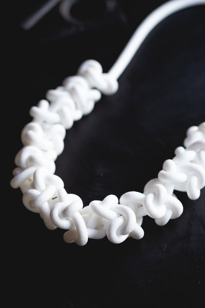 Rubber neckpieces, white